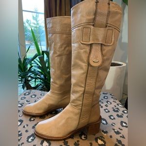 Lovely Chloe Butterscotch tall 👢 boots with a short heel.